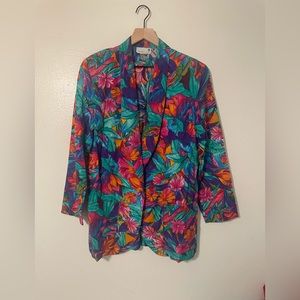 Vintage. 80’s. One button. Blazer. Light shoulder pads.